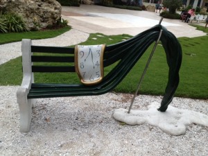 Dali Bench